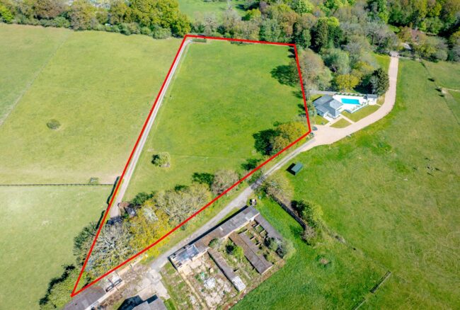 *NEW LISTING* Llama Farm, Duffield Lane, Stoke Poges, SL2 4AL
