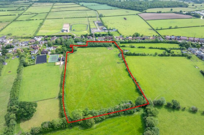 *New Listing* Land to the SE of Ivy Cottage, Main Street, Grendon Underwood, Buckinghamshire